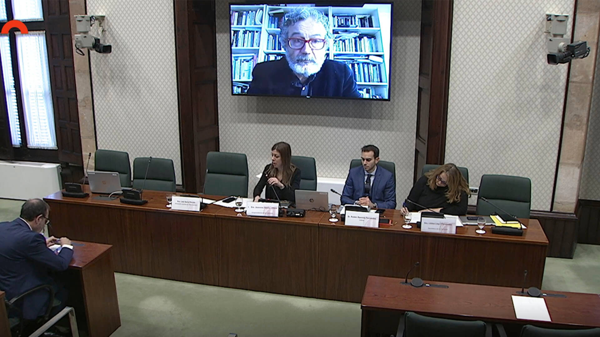 Sira comparece en el Parlament para hablar acerca del impacto de las infiltraciones policiales
